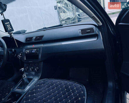 Черный Фольксваген Пассат, объемом двигателя 1.8 л и пробегом 220 тыс. км за 5300 $, фото 10 на Automoto.ua