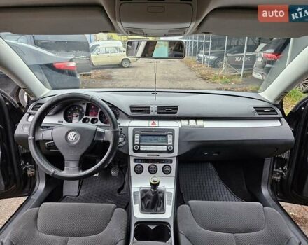 Чорний Фольксваген Пассат, об'ємом двигуна 1.8 л та пробігом 312 тис. км за 6300 $, фото 10 на Automoto.ua