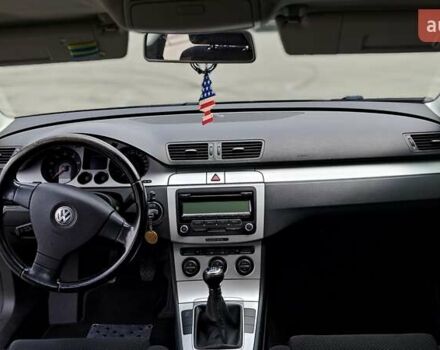 Чорний Фольксваген Пассат, об'ємом двигуна 1.8 л та пробігом 255 тис. км за 7000 $, фото 9 на Automoto.ua