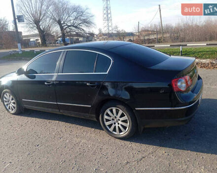 Черный Фольксваген Пассат, объемом двигателя 1.8 л и пробегом 225 тыс. км за 6650 $, фото 3 на Automoto.ua