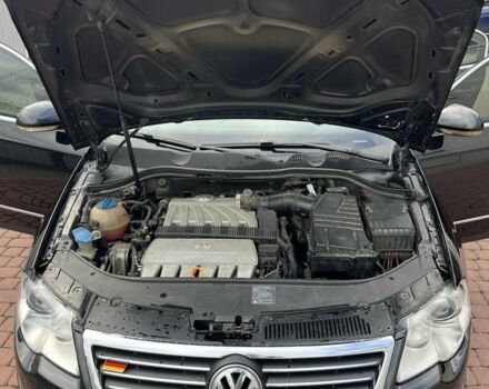 Чорний Фольксваген Пассат, об'ємом двигуна 3.2 л та пробігом 287 тис. км за 7200 $, фото 4 на Automoto.ua
