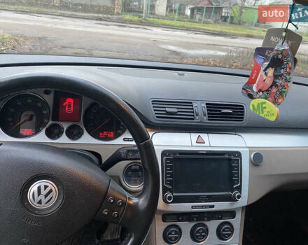 Черный Фольксваген Пассат, объемом двигателя 1.39 л и пробегом 250 тыс. км за 5500 $, фото 6 на Automoto.ua