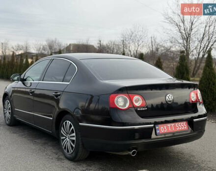 Черный Фольксваген Пассат, объемом двигателя 1.6 л и пробегом 219 тыс. км за 6800 $, фото 12 на Automoto.ua