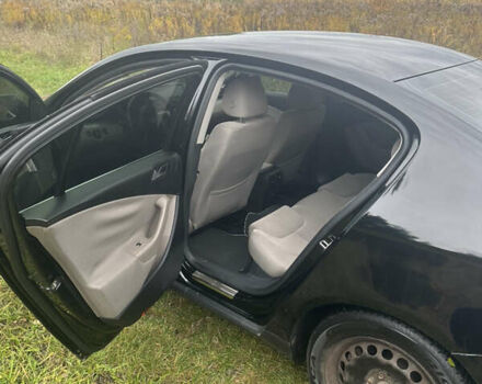 Черный Фольксваген Пассат, объемом двигателя 1.8 л и пробегом 293 тыс. км за 7000 $, фото 9 на Automoto.ua