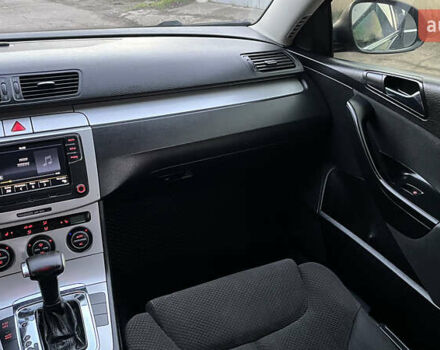 Черный Фольксваген Пассат, объемом двигателя 1.8 л и пробегом 279 тыс. км за 6200 $, фото 23 на Automoto.ua