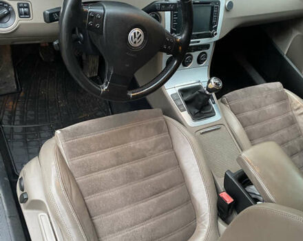 Черный Фольксваген Пассат, объемом двигателя 1.39 л и пробегом 250 тыс. км за 5500 $, фото 7 на Automoto.ua