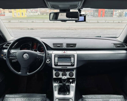 Чорний Фольксваген Пассат, об'ємом двигуна 1.97 л та пробігом 286 тис. км за 7000 $, фото 9 на Automoto.ua