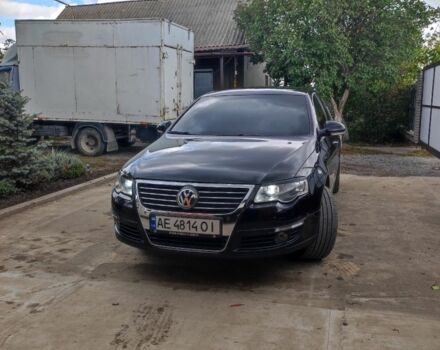 Черный Фольксваген Пассат, объемом двигателя 2 л и пробегом 130 тыс. км за 8000 $, фото 1 на Automoto.ua