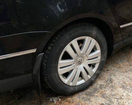 Черный Фольксваген Пассат, объемом двигателя 1.8 л и пробегом 340 тыс. км за 5200 $, фото 5 на Automoto.ua