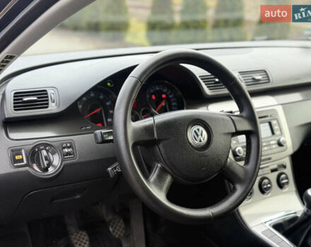 Черный Фольксваген Пассат, объемом двигателя 1.6 л и пробегом 219 тыс. км за 6800 $, фото 13 на Automoto.ua