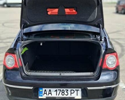 Чорний Фольксваген Пассат, об'ємом двигуна 1.8 л та пробігом 255 тис. км за 7000 $, фото 14 на Automoto.ua