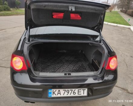 Черный Фольксваген Пассат, объемом двигателя 1.8 л и пробегом 250 тыс. км за 5900 $, фото 12 на Automoto.ua