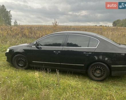 Черный Фольксваген Пассат, объемом двигателя 1.8 л и пробегом 293 тыс. км за 7000 $, фото 4 на Automoto.ua