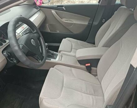 Черный Фольксваген Пассат, объемом двигателя 2 л и пробегом 264 тыс. км за 7800 $, фото 6 на Automoto.ua