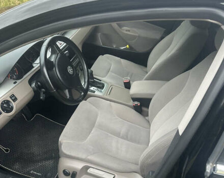 Черный Фольксваген Пассат, объемом двигателя 1.8 л и пробегом 293 тыс. км за 7000 $, фото 8 на Automoto.ua