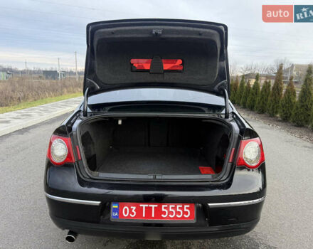 Черный Фольксваген Пассат, объемом двигателя 1.6 л и пробегом 219 тыс. км за 6800 $, фото 25 на Automoto.ua