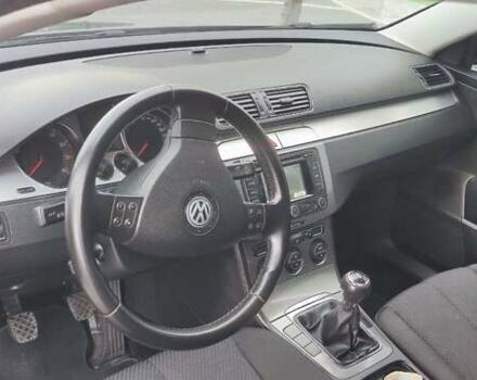 Черный Фольксваген Пассат, объемом двигателя 1.8 л и пробегом 202 тыс. км за 6500 $, фото 15 на Automoto.ua