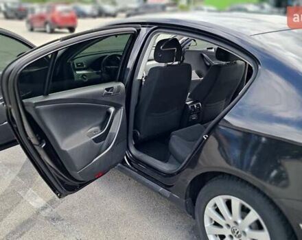 Чорний Фольксваген Пассат, об'ємом двигуна 1.8 л та пробігом 255 тис. км за 7000 $, фото 7 на Automoto.ua