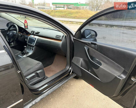 Чорний Фольксваген Пассат, об'ємом двигуна 1.8 л та пробігом 240 тис. км за 5200 $, фото 10 на Automoto.ua