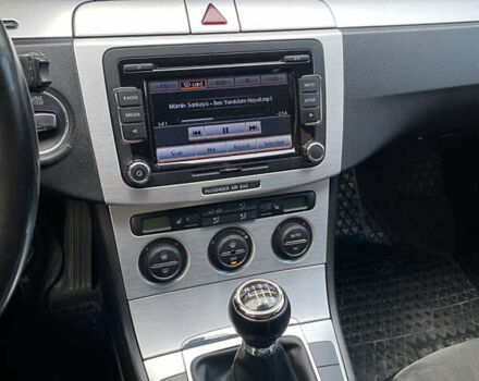 Черный Фольксваген Пассат, объемом двигателя 1.97 л и пробегом 296 тыс. км за 8500 $, фото 13 на Automoto.ua