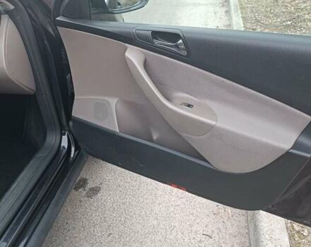 Черный Фольксваген Пассат, объемом двигателя 2 л и пробегом 264 тыс. км за 7800 $, фото 7 на Automoto.ua