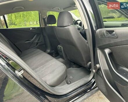 Черный Фольксваген Пассат, объемом двигателя 1.8 л и пробегом 190 тыс. км за 6500 $, фото 3 на Automoto.ua