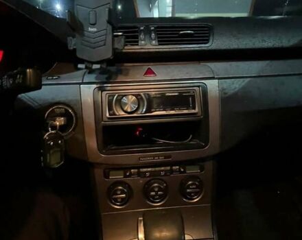 Чорний Фольксваген Пассат, об'ємом двигуна 1.8 л та пробігом 195 тис. км за 4500 $, фото 5 на Automoto.ua