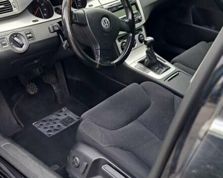 Чорний Фольксваген Пассат, об'ємом двигуна 1.8 л та пробігом 255 тис. км за 7000 $, фото 11 на Automoto.ua