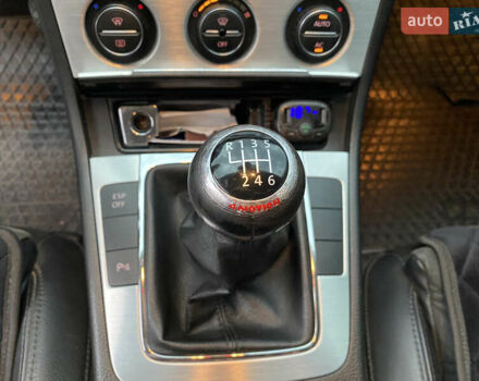 Черный Фольксваген Пассат, объемом двигателя 1.98 л и пробегом 228 тыс. км за 7500 $, фото 27 на Automoto.ua