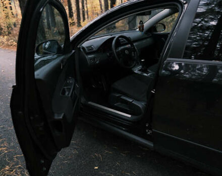 Чорний Фольксваген Пассат, об'ємом двигуна 1.8 л та пробігом 242 тис. км за 5000 $, фото 16 на Automoto.ua