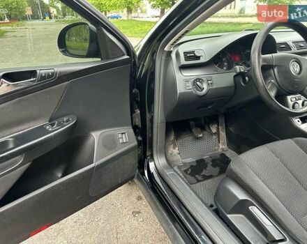 Черный Фольксваген Пассат, объемом двигателя 1.8 л и пробегом 190 тыс. км за 6500 $, фото 4 на Automoto.ua