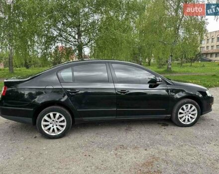 Черный Фольксваген Пассат, объемом двигателя 1.8 л и пробегом 190 тыс. км за 6500 $, фото 9 на Automoto.ua