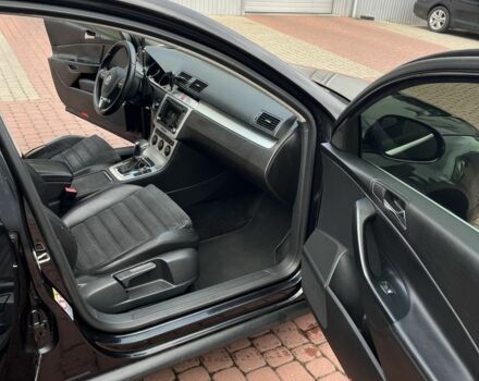 Чорний Фольксваген Пассат, об'ємом двигуна 3.2 л та пробігом 287 тис. км за 7200 $, фото 9 на Automoto.ua