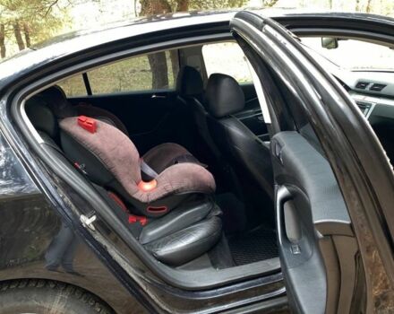 Черный Фольксваген Пассат, объемом двигателя 1.8 л и пробегом 340 тыс. км за 5200 $, фото 7 на Automoto.ua