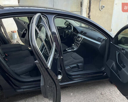 Черный Фольксваген Пассат, объемом двигателя 1.8 л и пробегом 279 тыс. км за 6200 $, фото 21 на Automoto.ua