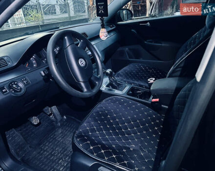 Черный Фольксваген Пассат, объемом двигателя 1.8 л и пробегом 220 тыс. км за 5300 $, фото 7 на Automoto.ua