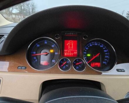 Черный Фольксваген Пассат, объемом двигателя 2 л и пробегом 212 тыс. км за 6500 $, фото 7 на Automoto.ua