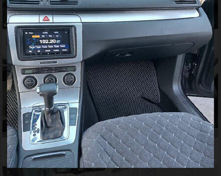 Чорний Фольксваген Пассат, об'ємом двигуна 2 л та пробігом 174 тис. км за 8000 $, фото 8 на Automoto.ua