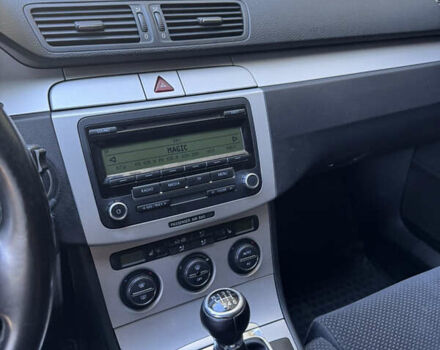 Черный Фольксваген Пассат, объемом двигателя 1.8 л и пробегом 158 тыс. км за 7000 $, фото 12 на Automoto.ua