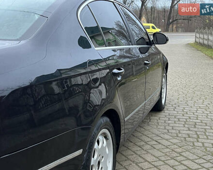 Черный Фольксваген Пассат, объемом двигателя 1.99 л и пробегом 275 тыс. км за 5750 $, фото 12 на Automoto.ua