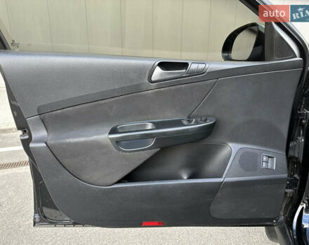 Черный Фольксваген Пассат, объемом двигателя 1.8 л и пробегом 247 тыс. км за 5999 $, фото 11 на Automoto.ua