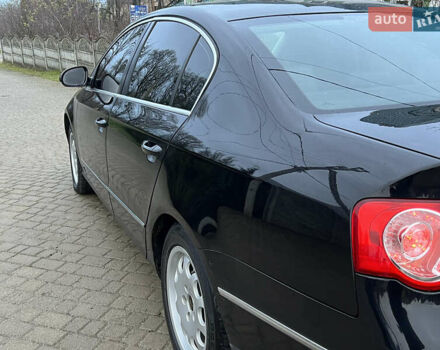 Черный Фольксваген Пассат, объемом двигателя 1.99 л и пробегом 275 тыс. км за 5750 $, фото 6 на Automoto.ua