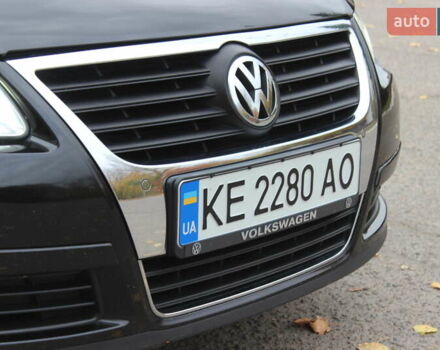 Черный Фольксваген Пассат, объемом двигателя 1.8 л и пробегом 173 тыс. км за 7500 $, фото 11 на Automoto.ua