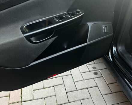 Черный Фольксваген Пассат, объемом двигателя 1.6 л и пробегом 294 тыс. км за 7600 $, фото 27 на Automoto.ua