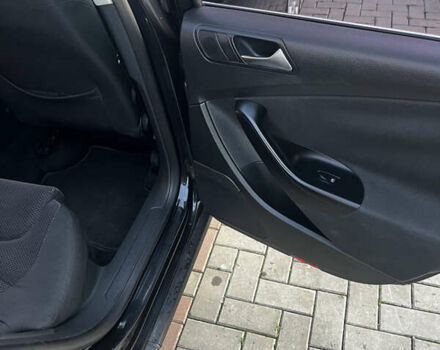 Черный Фольксваген Пассат, объемом двигателя 1.6 л и пробегом 294 тыс. км за 7600 $, фото 23 на Automoto.ua