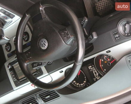 Черный Фольксваген Пассат, объемом двигателя 1.8 л и пробегом 173 тыс. км за 7500 $, фото 15 на Automoto.ua