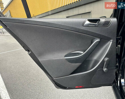 Черный Фольксваген Пассат, объемом двигателя 1.8 л и пробегом 247 тыс. км за 5999 $, фото 26 на Automoto.ua