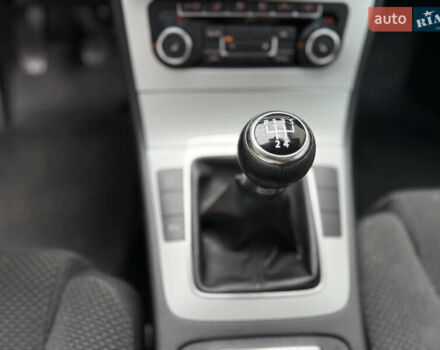 Черный Фольксваген Пассат, объемом двигателя 1.6 л и пробегом 221 тыс. км за 7550 $, фото 15 на Automoto.ua