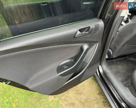 Черный Фольксваген Пассат, объемом двигателя 1.6 л и пробегом 221 тыс. км за 7550 $, фото 23 на Automoto.ua