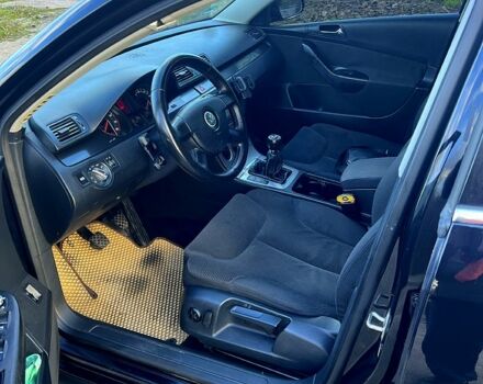 Черный Фольксваген Пассат, объемом двигателя 2 л и пробегом 195 тыс. км за 4700 $, фото 2 на Automoto.ua